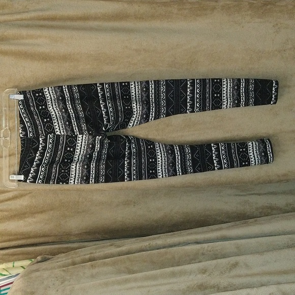 Women's leggings by Eye Candy, size 1X - Picture 3 of 3